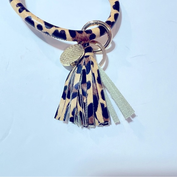 Leopard Tan, Brown Tassel and Black Key Ring Holder Girl Bracelet - Picture 4 of 6